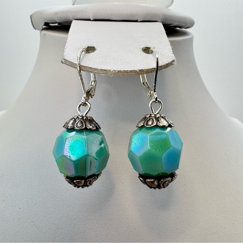 Premier Designs Green Faceted Acrylic Drop Earrings NWT Boho Timeless